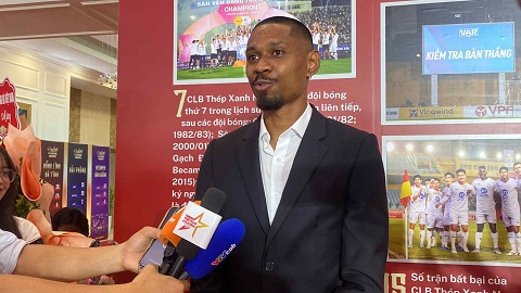 Cao Quang Vinh không lo Văn Hậu lấy vị trí, hạnh phúc khi lọt vào đội hình hay nhất V.League