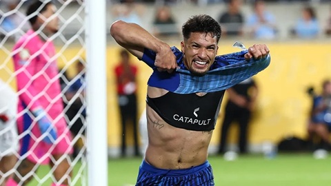 Man City bị ‘hạ sát’ bởi fan cuồng của Ronaldo