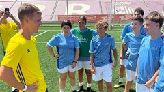 Dani Olmo 'dụ dỗ' đồng đội ở ĐT Tây Ban Nha sang Barca