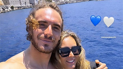 Stefanos Tsitsipas chia tay bạn gái, bị HLV chê bai khi bị loại khỏi Wimbledon
