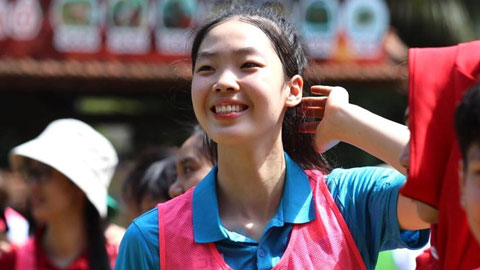 Lộ diện chủ công 17 tuổi cao gần 1m9, 'hoa khôi mới' của bóng chuyền nữ Việt Nam