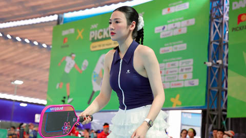 Á hậu Dương Tú Anh 'thiêu đốt mọi ánh nhìn' trên sân pickleball