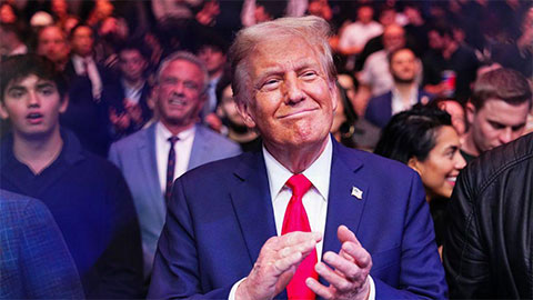 Tổng thống Donald Trump biến Nhà Trắng thành võ đài UFC