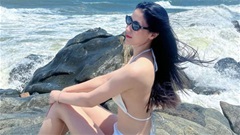 Kiều Trinh “đốt mắt” người hâm mộ với loạt ảnh bikini thả dáng cực xinh