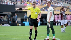 Trọng tài giải thích lý do VAR hủy quả phạt đền của Fluminense
