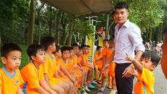 Bóng đá sắp thành môn phổ cập tại các trường Việt Nam