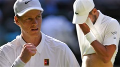 Sinner hạ Djokovic trong 3 set, lần đầu vào chung kết Wimbledon