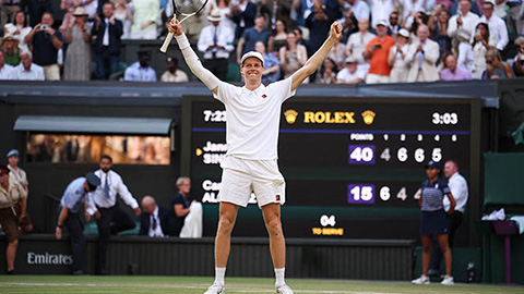 Jannik Sinner hạ Carlos Alcaraz đăng quang Wimbledon 2025, tạo lập những cột mốc lịch sử