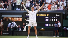 Jannik Sinner hạ Carlos Alcaraz đăng quang Wimbledon 2025, tạo lập những cột mốc lịch sử