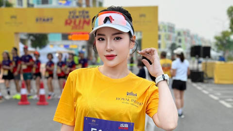  Loan Barbie khoe vẻ đẹp rạng ngời, tự hào 'unbox' cầu Hoàng Gia