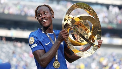 Người thừa ở Chelsea lại hóa thành người hùng