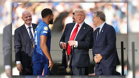 Phát hiện tổng thống Donald Trump 'bỏ túi' huy chương FIFA Club Word Cup