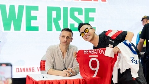 Dimitar Berbatov tái ngộ Fan Việt tại sự kiện 'Together We Rise'