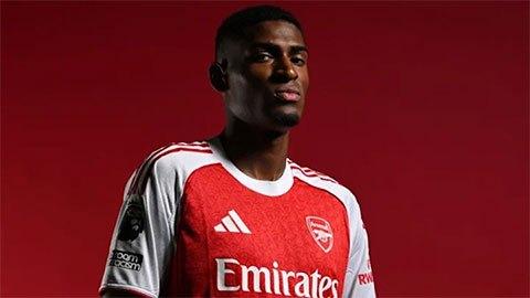 Vì sao Arsenal 'lườm thịt gắp rau'?