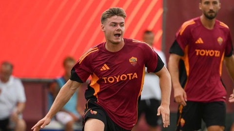 Evan Ferguson ghi 4 bàn trong trận ra mắt giúp Roma đại thắng 9-0