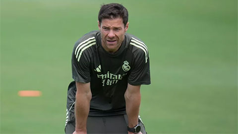 Xabi Alonso: 'Cây sào cong không thể tạo bóng thẳng'