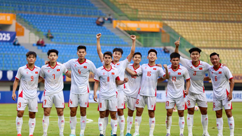 Chiều cao cực ‘khủng’ của U23 Việt Nam và sự thực dụng từ… không chiến