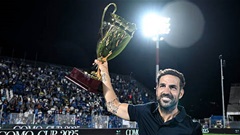 Cesc Fabregas giành danh hiệu đầu tiên trong sự nghiệp cầm quân