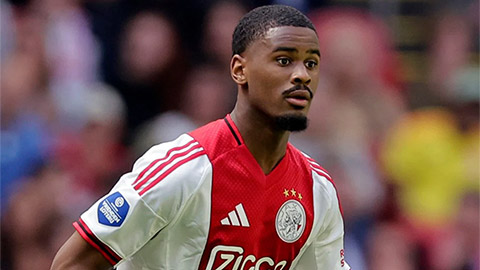 Vì sao Chelsea chi 35 triệu bảng tậu hậu vệ tuổi teen Jorrel Hato?