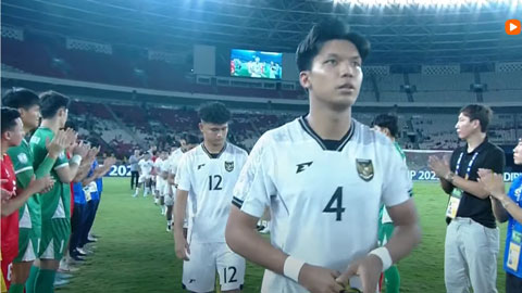U23 Việt Nam xếp hàng vỗ tay chúc mừng U23 Indonesia