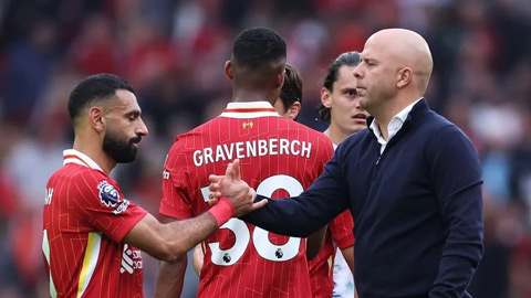 Arne Slot khẳng định Liverpool không biết ngán ngại