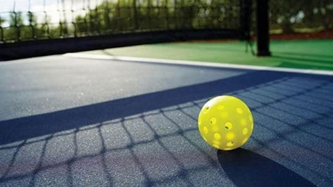 Đột quỵ khi đang chơi Pickleball, lời cảnh báo những ngày hè oi bức