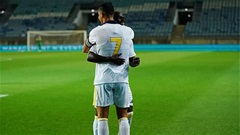 Ronaldo lập tức gây 'bão mạng' vì nhường penalty cho Mane 
