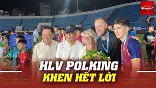 Việt Kiều Brandon Ly mời bố mẹ ra chào HLV Polking trong ngày CAHN vô địch Siêu Cúp