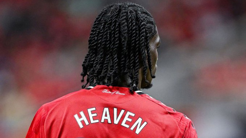 Ayden Heaven khiến MU lo lắng vì chấn thương sau trận gặp Fiorentina