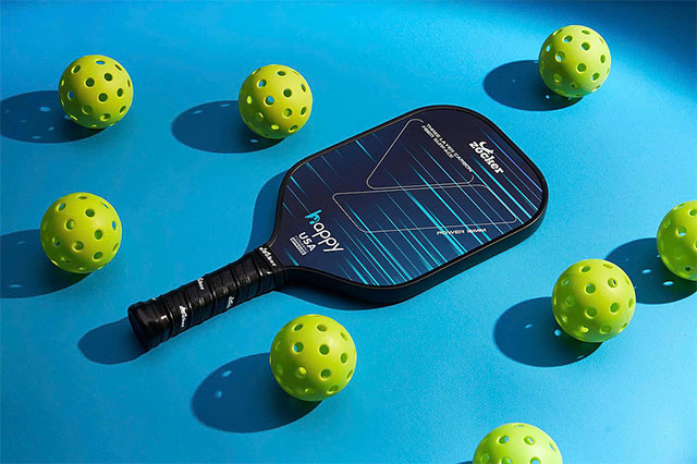 Bị ném vợt vào đầu, cô gái chơi pickleball phải nhập viện