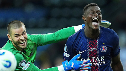 PSG là CLB Pháp đầu tiên đoạt Siêu cúp châu Âu