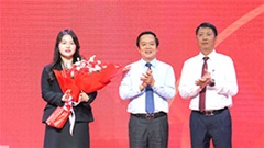 Nữ chủ tịch 24 tuổi của CLB Ninh Bình là ai, giàu thế nào?