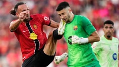 Joan Garcia: 'Ăn... đạp' và sánh vai các huyền thoại Barca
