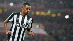 Isak bất mãn công khai với Newcastle