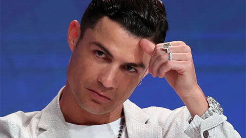 Cristiano Ronaldo chỉ giỏi khoe của