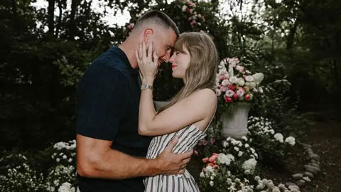 Chấn động giới thể thao: Ngôi sao bóng chày Travis Kelce đính hôn với Taylor Swift