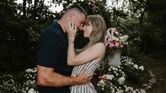 Chấn động giới thể thao: Ngôi sao bóng chày Travis Kelce đính hôn với Taylor Swift
