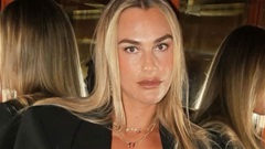 Aryna Sabalenka diện váy xuyên thấu, fan US Open phát cuồng