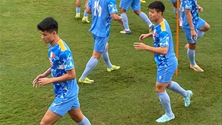 “Em út” Quang Kiệt được “anh cả” Duy Mạnh chỉ bảo tận tình khi tập cùng đội tuyển Việt Nam 