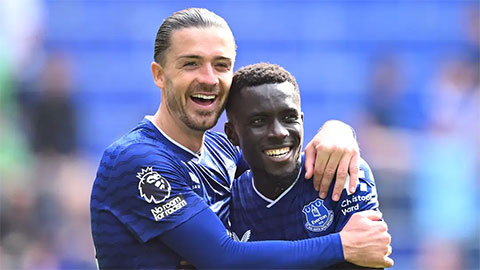 Jack Grealish chạy tít ở Everton