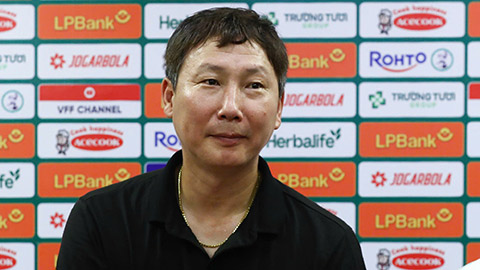 HLV Kim Sang Sik: ‘Thủ môn Bangladesh xuất sắc quá’