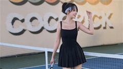 Nữ runner Hà Kim khoe nhan sắc đẹp không tì vết trên sân pickleball