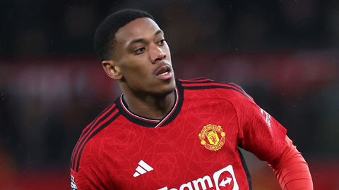 Anthony Martial bị AEK đẩy đi không thương tiếc