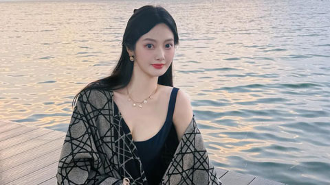 MC Rita nhan sắc đẹp không tì vết, xứng danh 'Thánh nữ làng game'