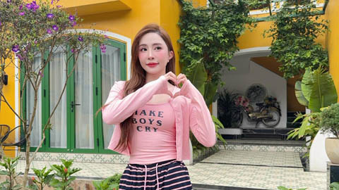'Cá sấu chúa' Quỳnh Nga khoe dáng đẹp, thả thính 'thơm'