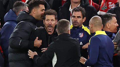 CĐV Liverpool cần xem lại mình
