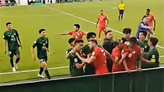 VIDEO: Bắc Kinh Quốc An vs Công an Hà Nội ẩu đả, CĐV ném chai lọ xuống sân
