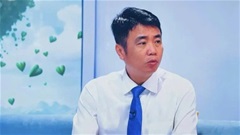 Bác sĩ rao bán quả bóng đặc biệt lấy kinh phí khám bệnh từ thiện