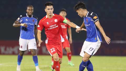 Dù Becamex TP.HCM thua 1-3, HLV Anh Đức vẫn dành nhiều lời khen cho Tiến Linh