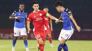 Dù Becamex TP.HCM thua 1-3, HLV Anh Đức vẫn dành nhiều lời khen cho Tiến Linh